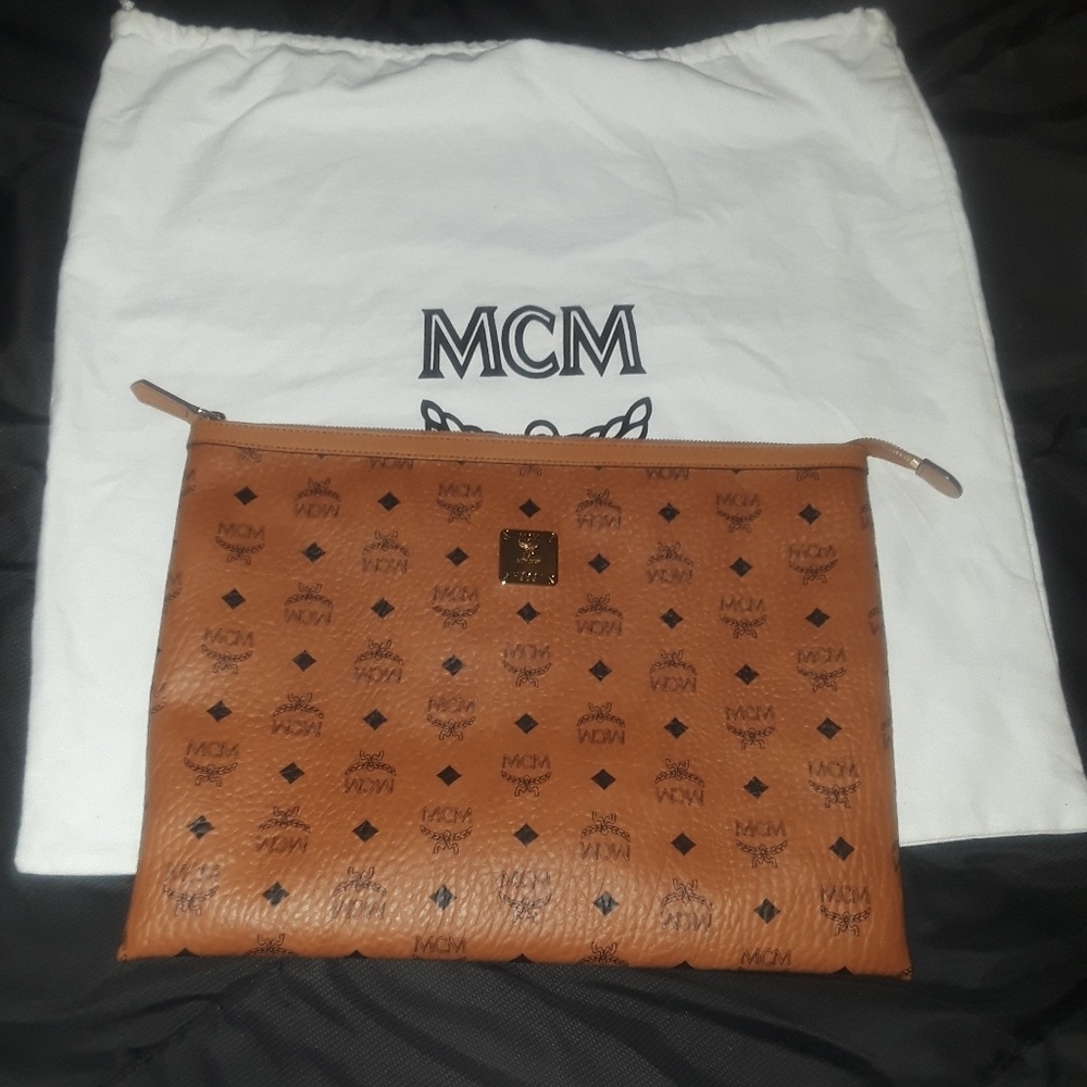 🔴SOLD🔴 MCM Heritage Large Clutch